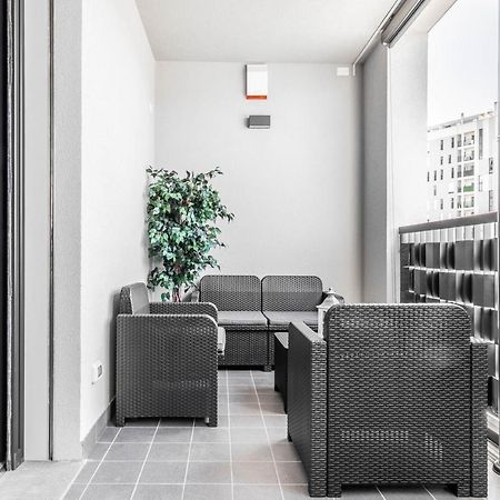Appartamento Harmony House - Rho Fiera 6Min - Free Parking - Terrace Milano Esterno foto
