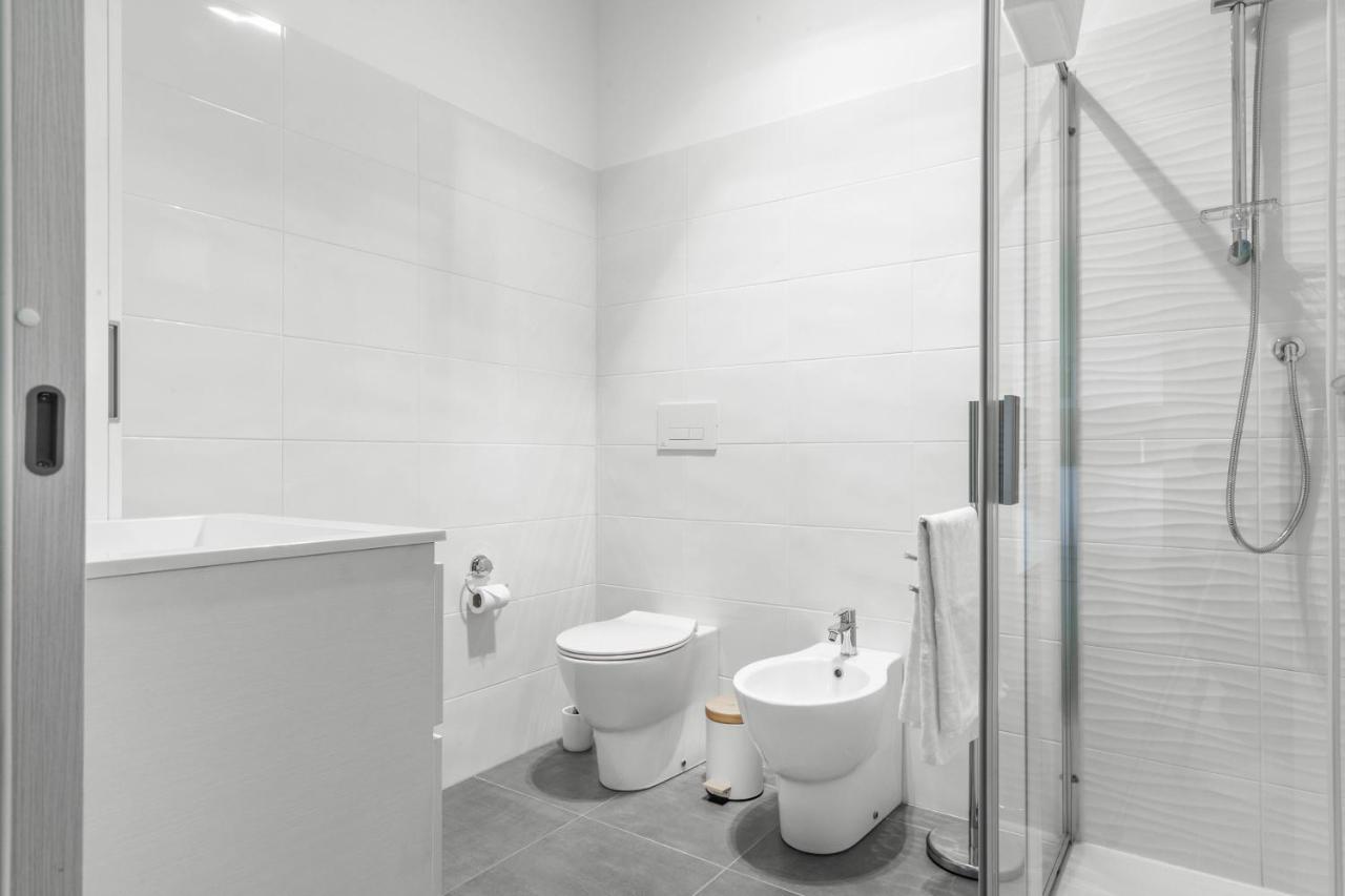 Appartamento Harmony House - Rho Fiera 6Min - Free Parking - Terrace Milano Esterno foto