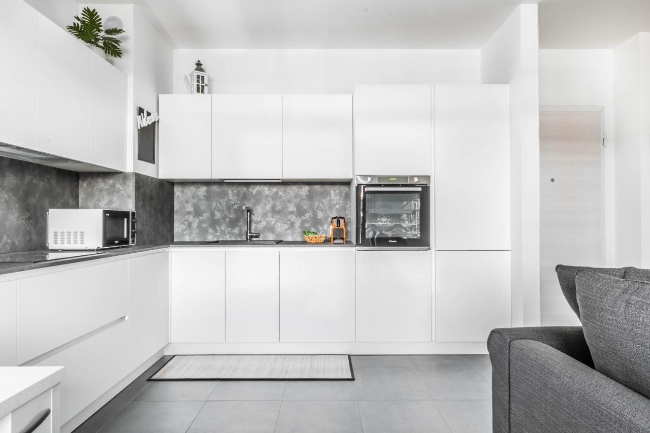 Appartamento Harmony House - Rho Fiera 6Min - Free Parking - Terrace Milano Esterno foto