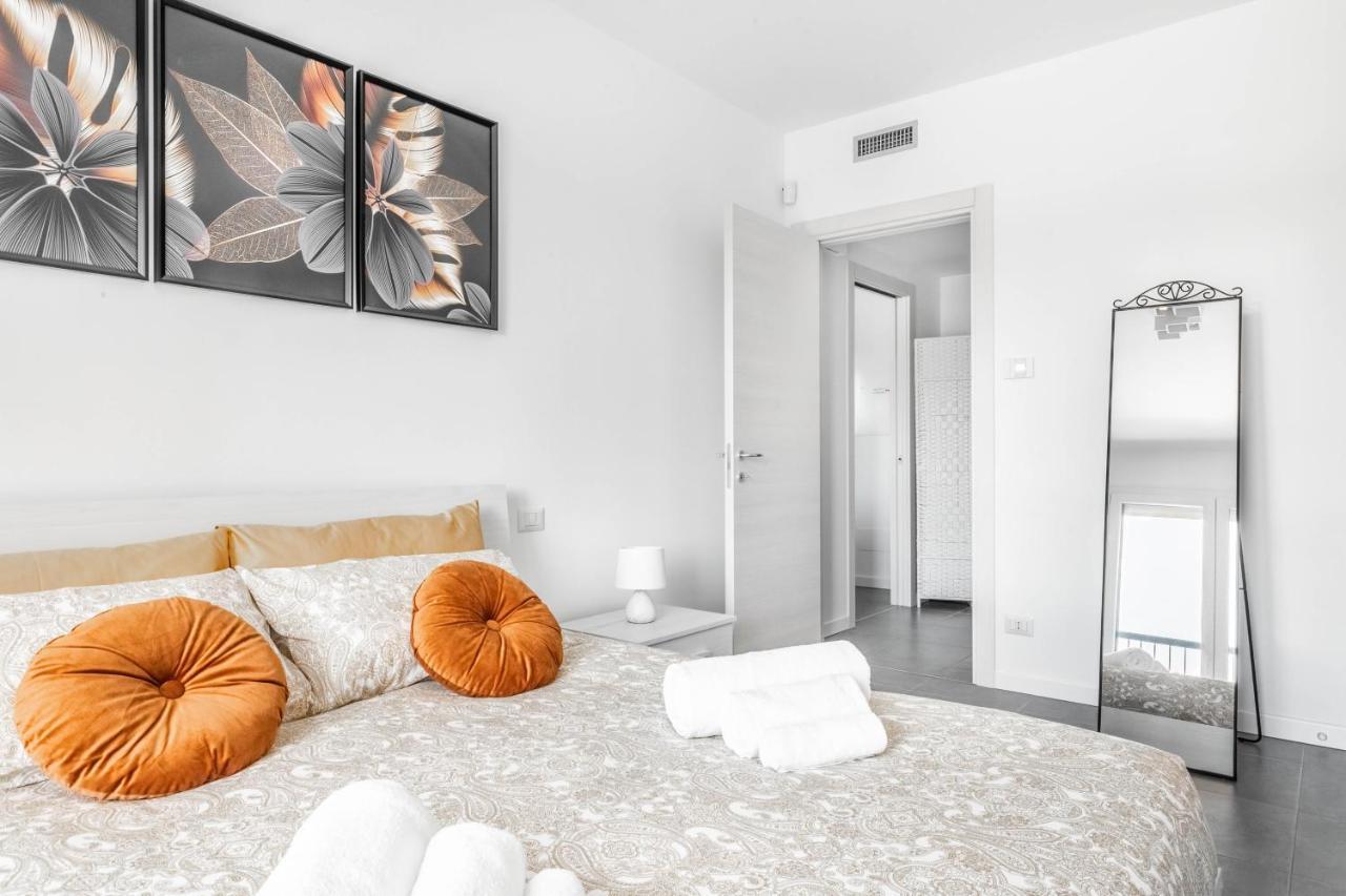 Appartamento Harmony House - Rho Fiera 6Min - Free Parking - Terrace Milano Esterno foto