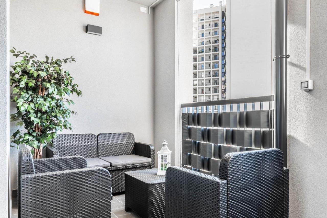Appartamento Harmony House - Rho Fiera 6Min - Free Parking - Terrace Milano Esterno foto